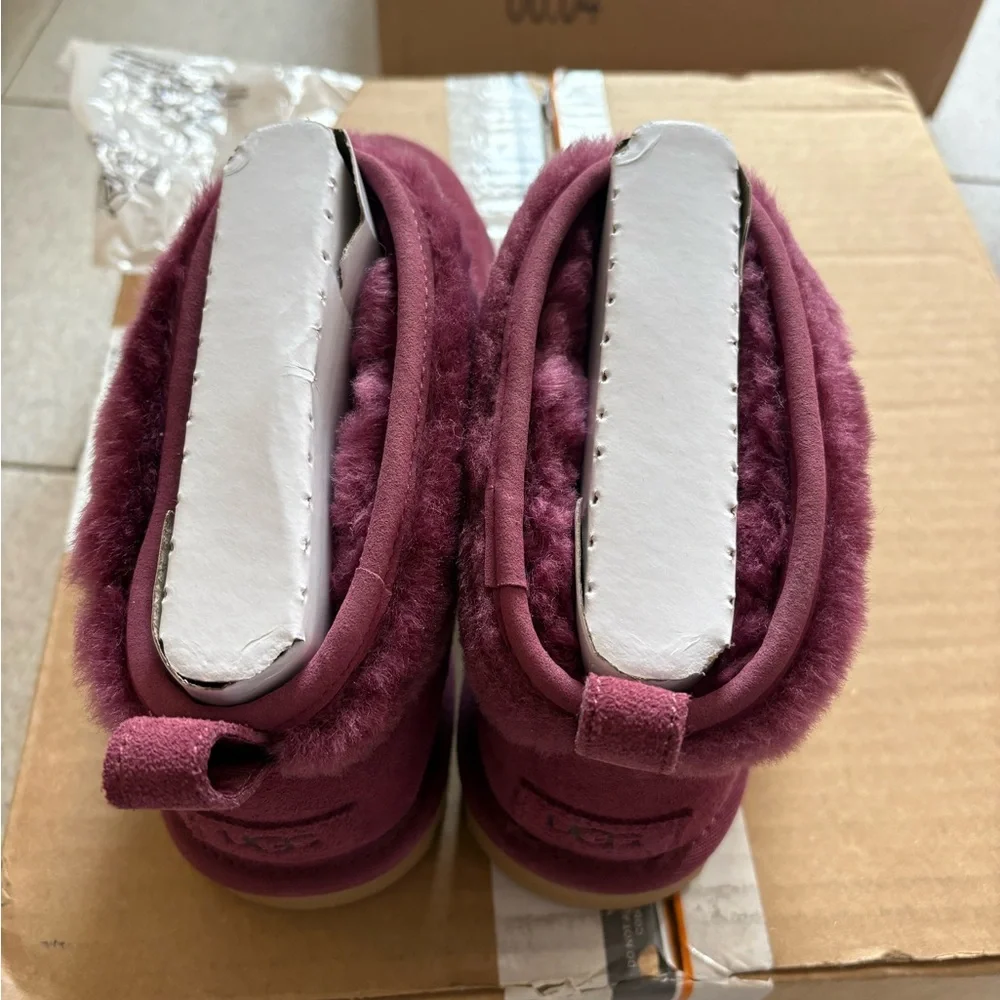 UGG Ultra Snugscape Mini Boots - Picture 4 of 16